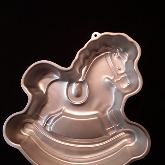 Sliver Horse Baking Pan - Picture 2 of 3